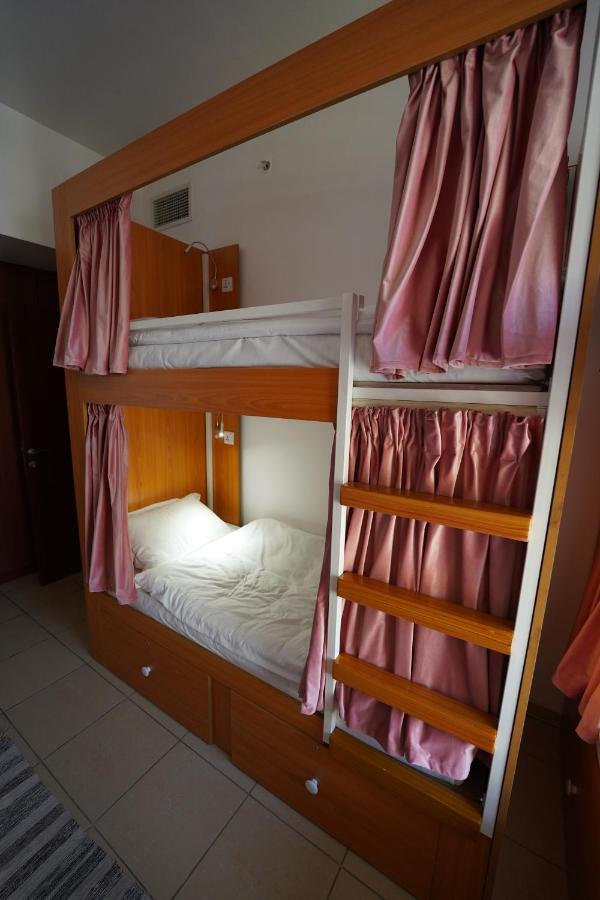Lunar Hostel 96 迪拜 外观 照片