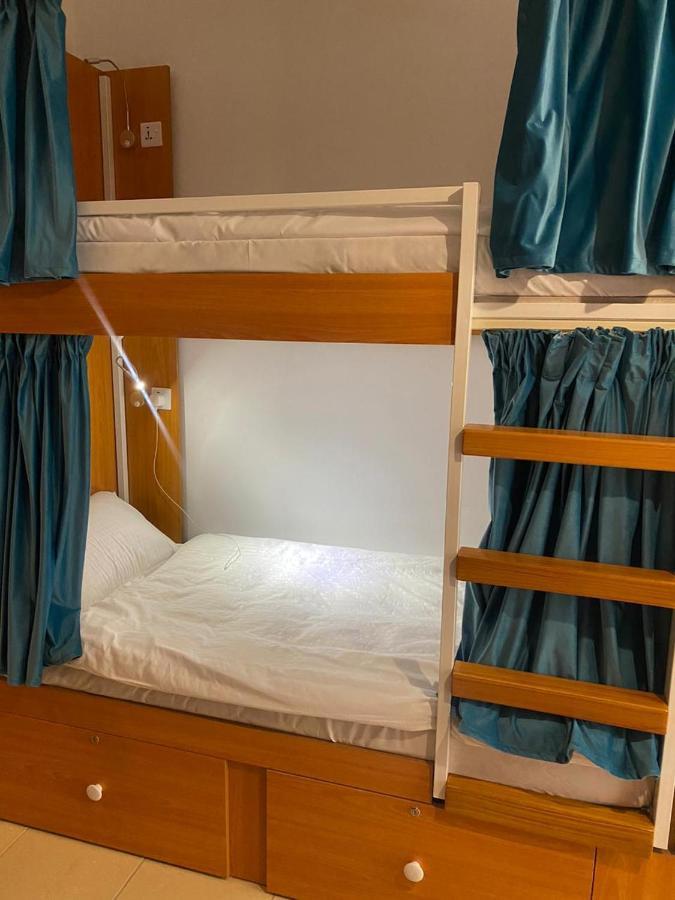 Lunar Hostel 96 迪拜 外观 照片