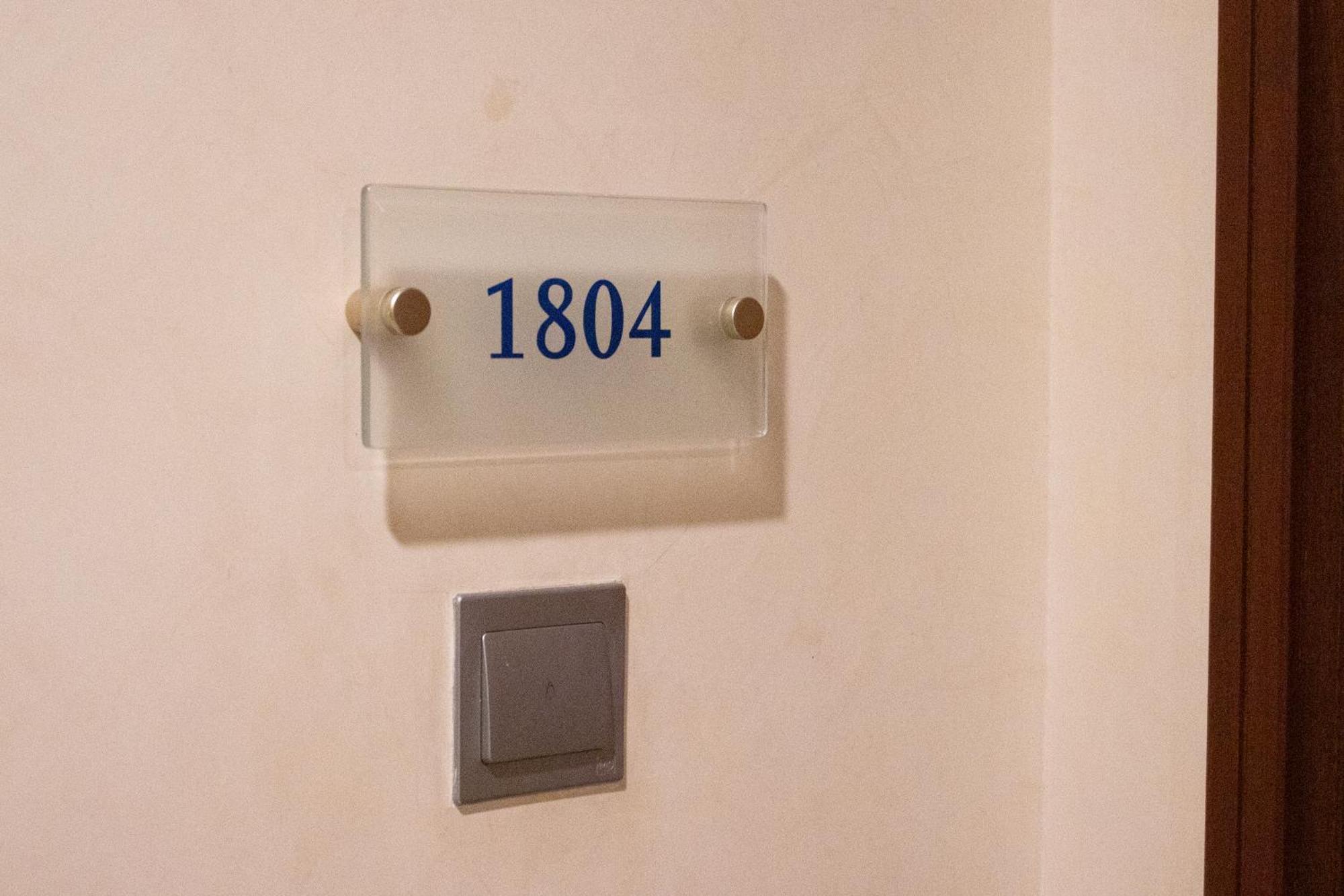 Lunar Hostel 96 迪拜 外观 照片