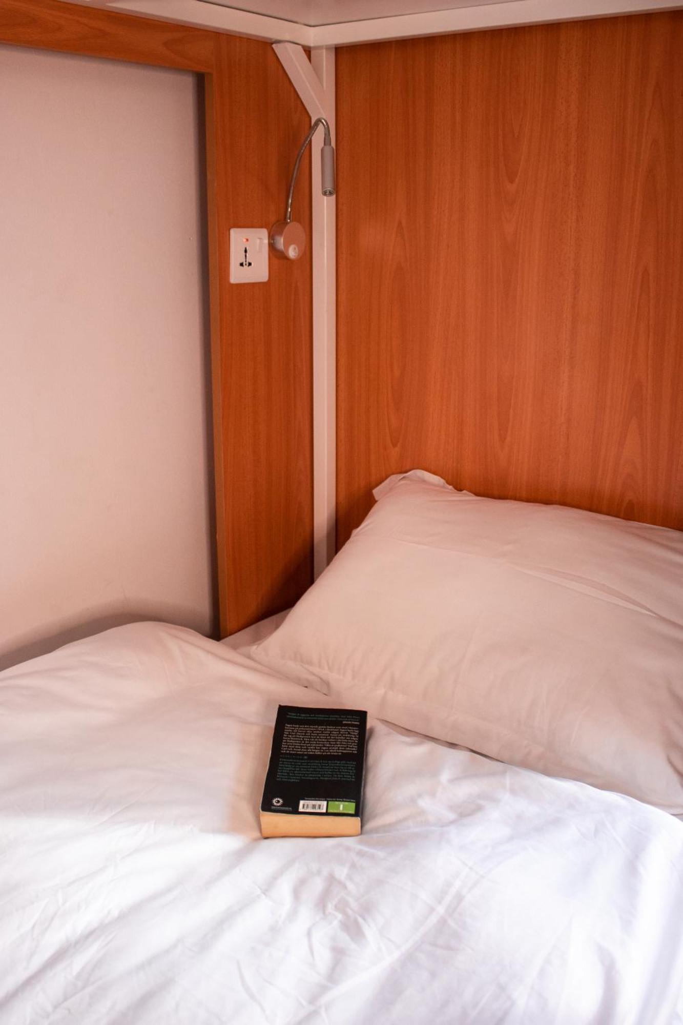 Lunar Hostel 96 迪拜 外观 照片