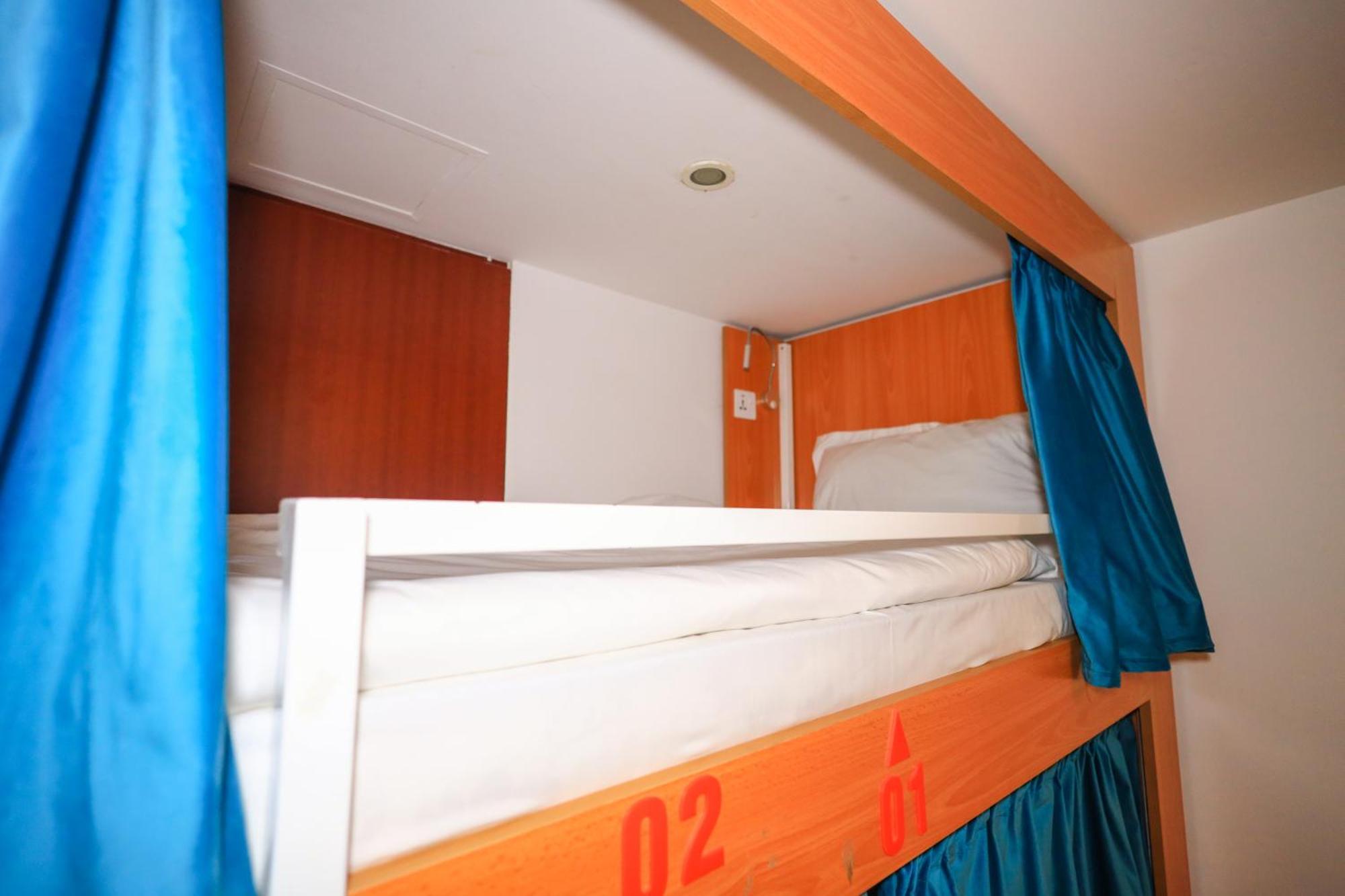 Lunar Hostel 96 迪拜 外观 照片