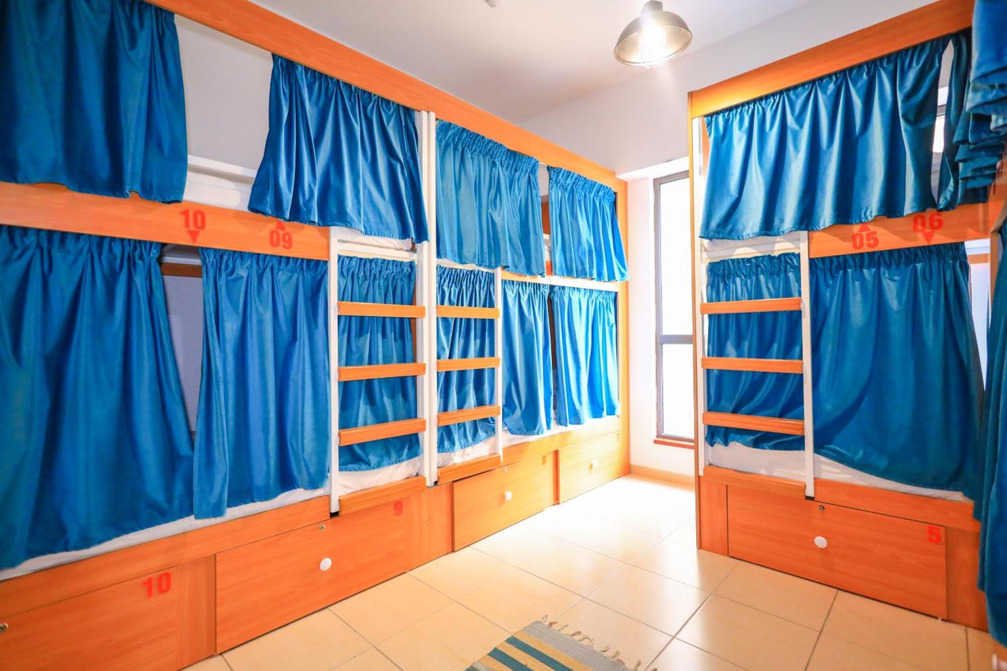 Lunar Hostel 96 迪拜 外观 照片