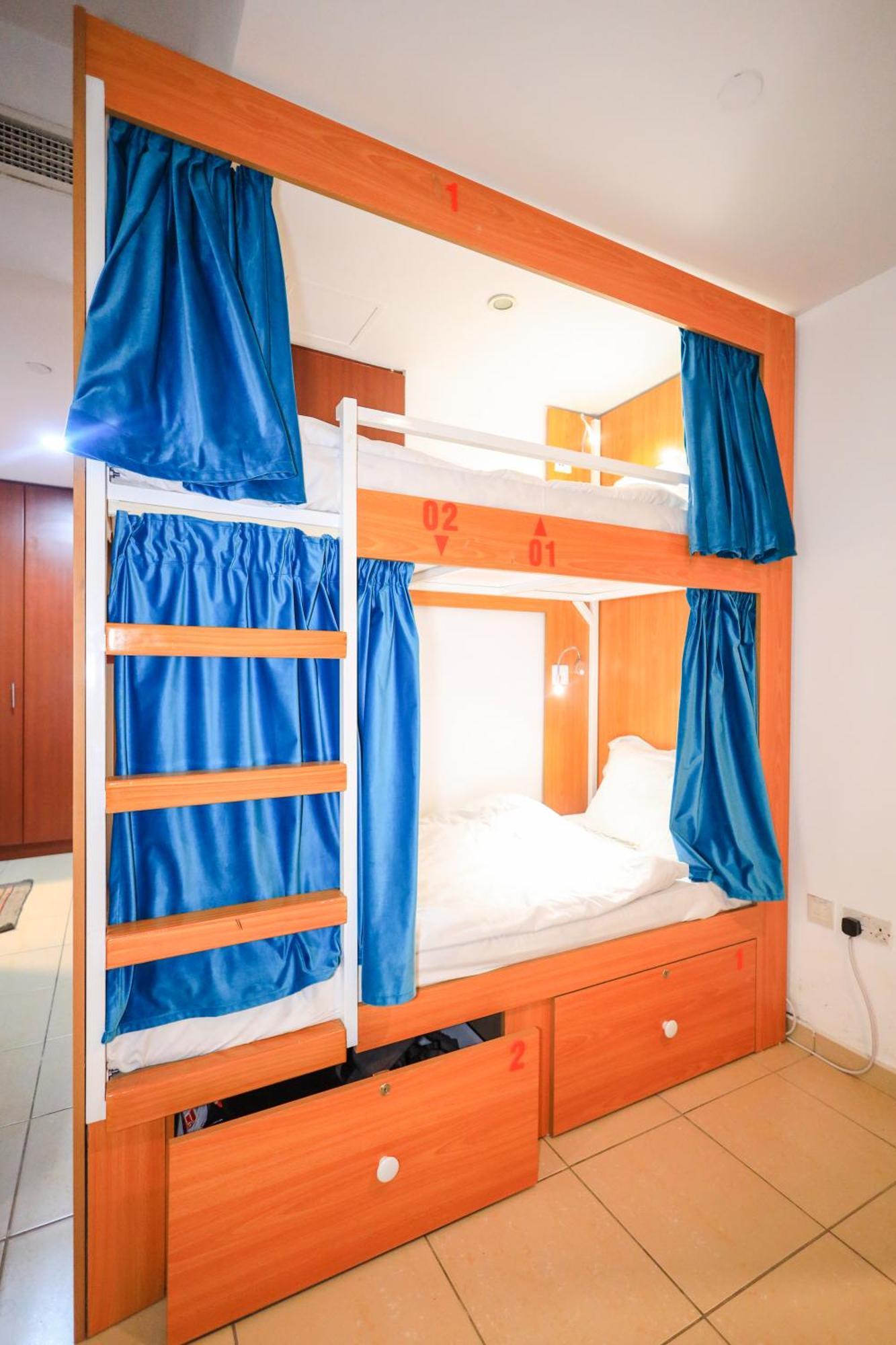 Lunar Hostel 96 迪拜 外观 照片
